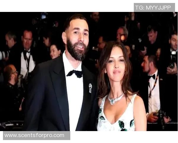 足球明星与妻子之间的风波揭示了名人生活的真实面貌与挑战