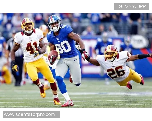 足球明星日常穿搭风格揭秘时尚潮流与个性魅力的完美结合 足球明星日常穿搭风格揭秘时尚潮流与个性魅力的完美结合